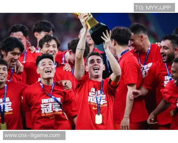 恒大与上港激战正酣比赛结果揭晓引发球迷热议